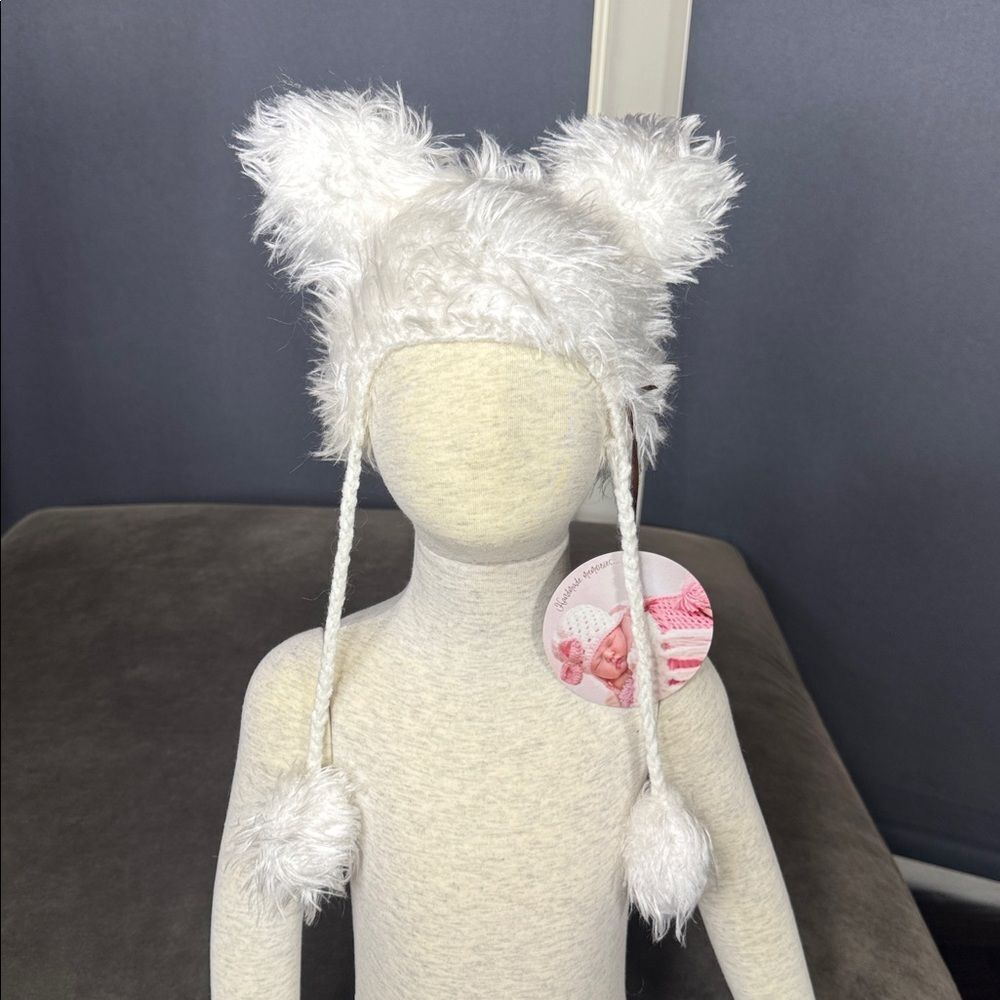 Daisy Baby Infant Toddler Fuzzy Lil’ Bear Beanie Hat White Size 12-24 months NWT
